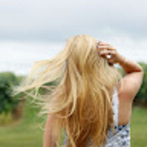 Meet your Posher, Elise